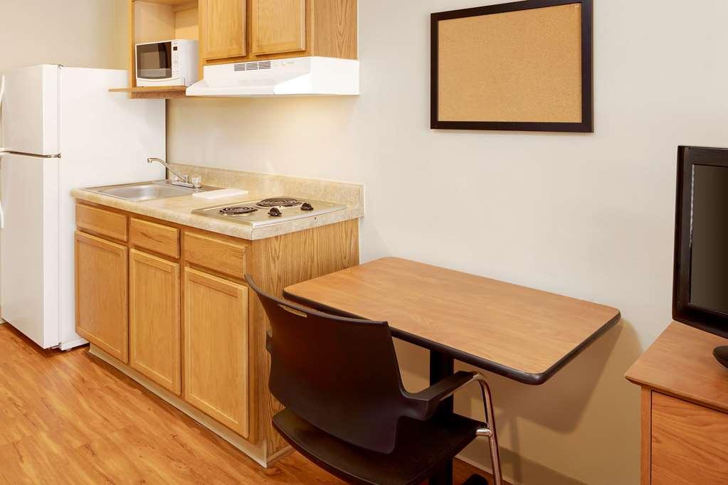 Extended Stay America Select Suites - Jacksonville - North Chambre photo