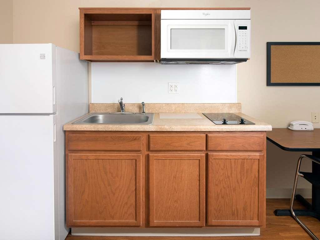 Extended Stay America Select Suites - Jacksonville - North Chambre photo