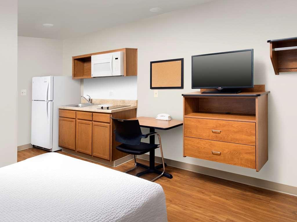 Extended Stay America Select Suites - Jacksonville - North Chambre photo