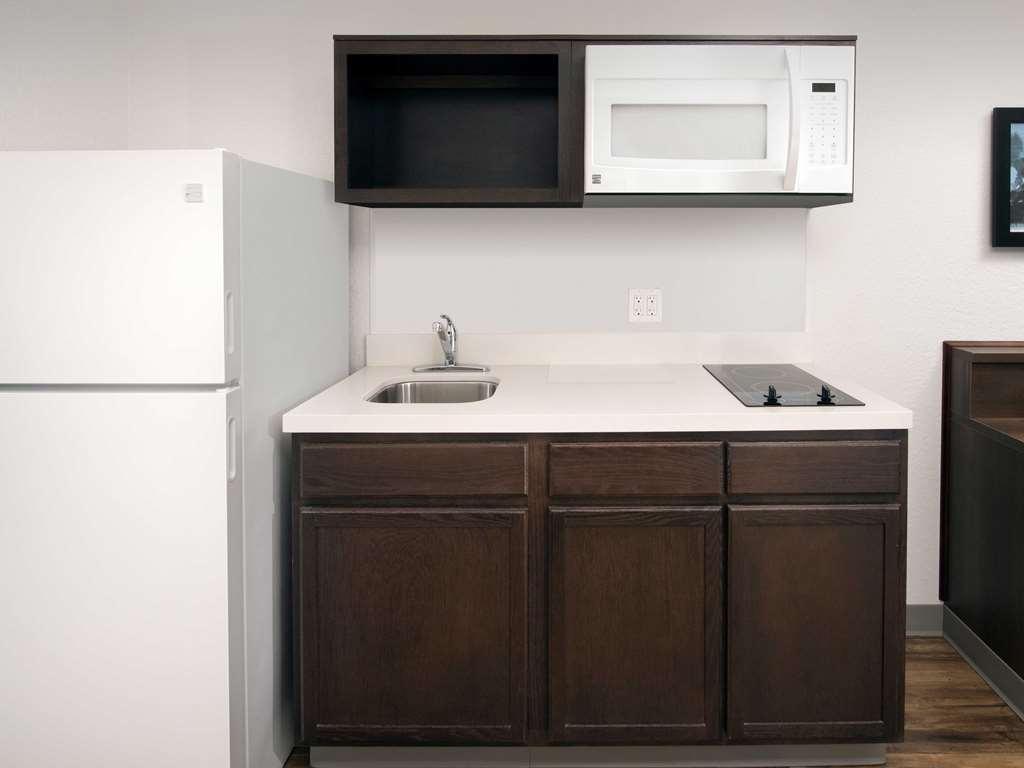 Extended Stay America Select Suites - Jacksonville - North Chambre photo